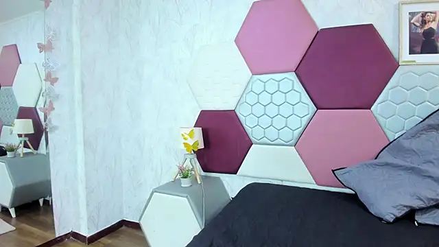 AriaRous online show from March 27, 3:23 pm