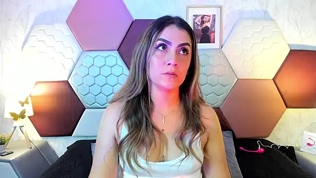 AriaRous online show from April 14, 3:51 pm