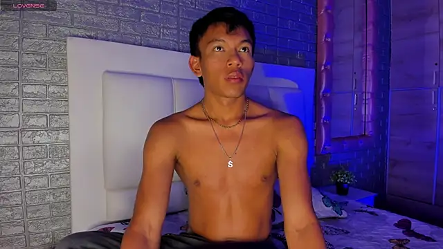 santinaughty online show from January 10, 3:41 am