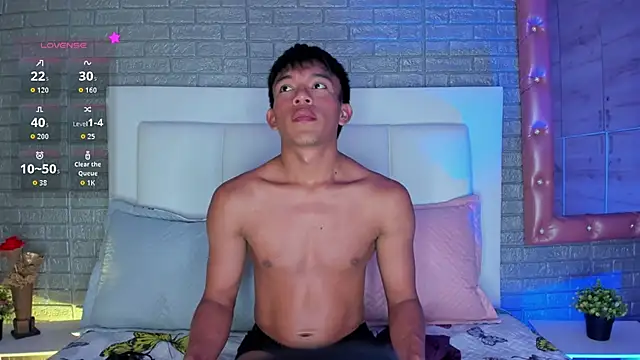 santinaughty online show from January 11, 1:54 am