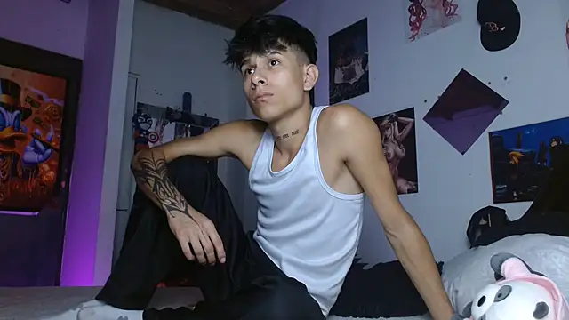 Snapshot of Jake_beach_ chatting on June 19, 7:28 pm Jake beach online show from June 19, 7:28 pm