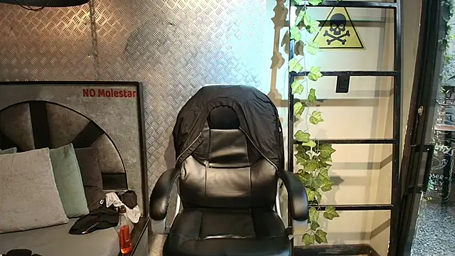 isaac grimm online show from March 5, 4:25 pm