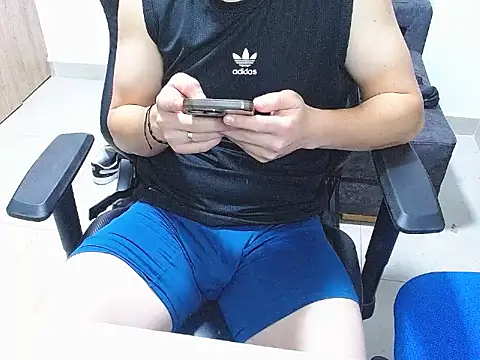 Liam jones10 online show from November 29, 7:00 am