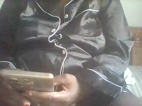 Snapshot of livhuwanie chatting on December 21, 9:05 am livhuwanie online show from December 21, 9:05 am