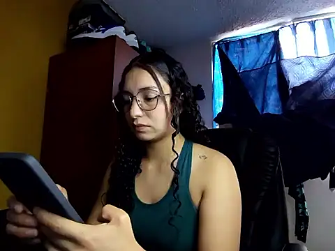 Gwen Sweet online show from January 8, 5:04 pm