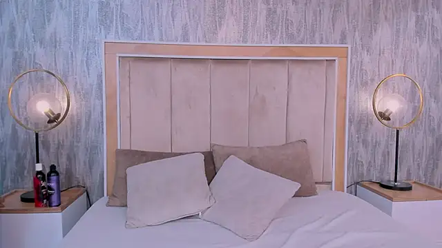 Naomii BDSM online show from December 1, 7:08 pm