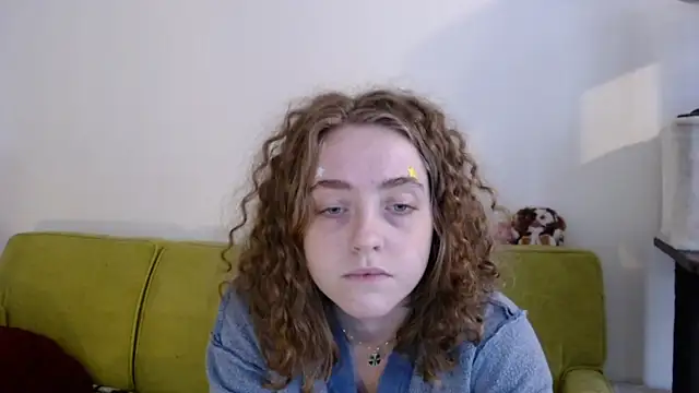 DeliaBlew online show from December 17, 6:03 pm