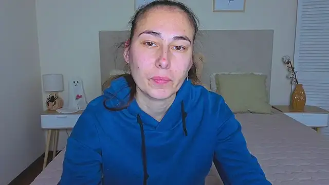 Snapshot of Olivia_milf_ chatting on November 29, 7:17 pm Olivia milf online show from November 29, 7:17 pm