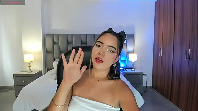 alana martiins online show from April 15, 7:21 pm