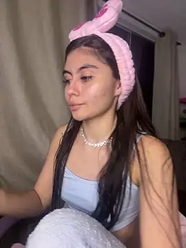 Stormi Thompsonn  online show from November 30, 12:25 am