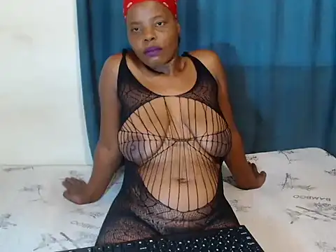 Snapshot of SexyMellow21 chatting on November 30, 4:11 pm SexyMellow21 online show from November 30, 4:11 pm