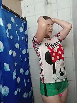 Snapshot of dakota021 chatting on December 19, 7:10 pm dakota021 online show from December 19, 7:10 pm