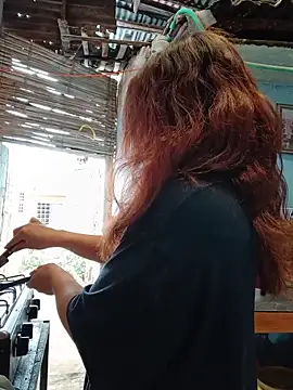 Snapshot of dakota021 chatting on February 8, 7:50 pm dakota021 online show from February 8, 7:50 pm