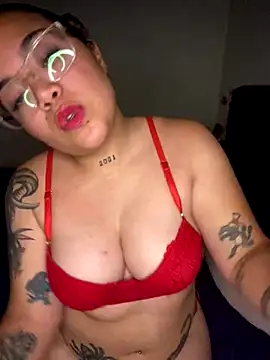 Lindalatina2001 online show from December 14, 11:31 pm