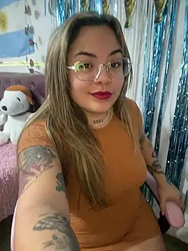 Lindalatina2001 online show from July 9, 12:04 am