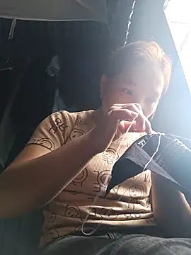 Evelyn-n online show from December 2, 8:30 am