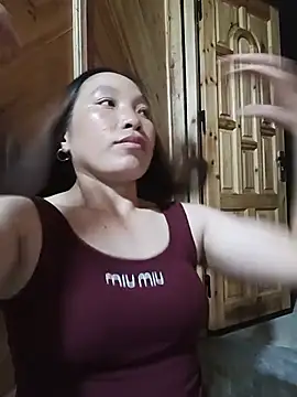 Snapshot of Evelyn-n chatting on June 21, 1:46 pm Evelyn-n online show from June 21, 1:46 pm