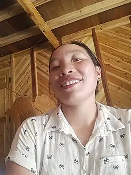 Snapshot of Evelyn-n chatting on June 24, 9:52 am Evelyn-n online show from June 24, 9:52 am