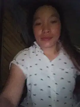 Snapshot of Evelyn-n chatting on July 7, 12:02 am Evelyn-n online show from July 7, 12:02 am