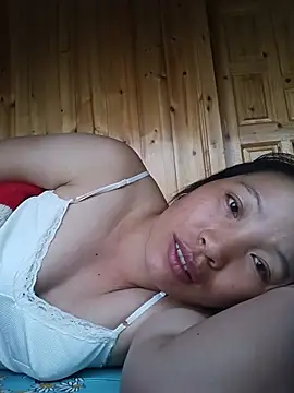 Snapshot of Evelyn-n chatting on July 28, 11:04 pm Evelyn-n online show from July 28, 11:04 pm