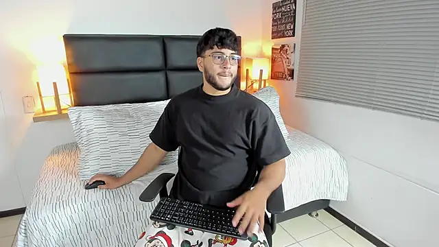 mike foxxx  online show from January 7, 1:35 pm