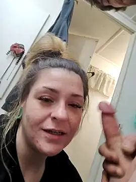 xKittenPawz online show from December 16, 6:40 am