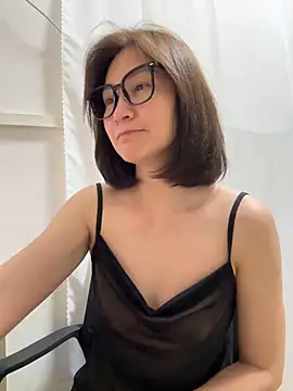 A-ZJunn online show from February 28, 1:01 pm