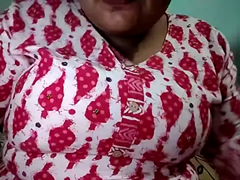 Snapshot of its_me_anjuu chatting on December 17, 2:01 pm its me anjuu online show from December 17, 2:01 pm