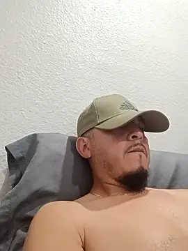 Snapshot of Lalin2323 chatting on March 1, 10:23 pm Lalin2323 online show from March 1, 10:23 pm