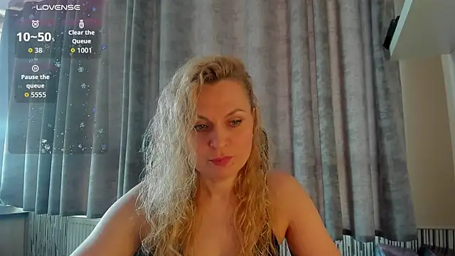 LanaLight x online show from April 12, 2:00 pm