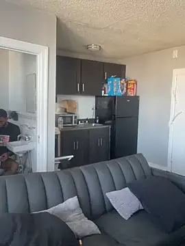 Snapshot of Phashotkid2 chatting on December 1, 4:01 pm Phashotkid2 online show from December 1, 4:01 pm