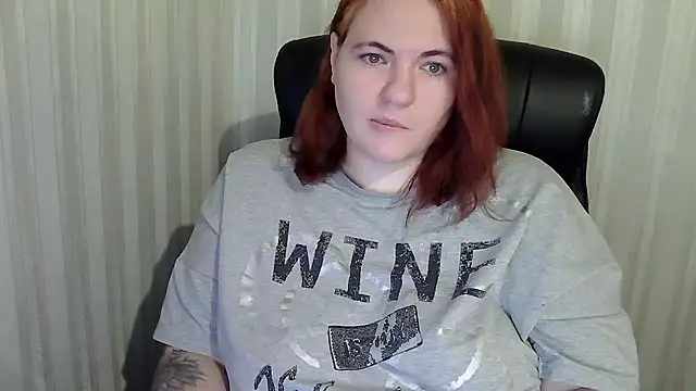 Snapshot of LisaLeon chatting on December 1, 3:06 pm LisaLeon online show from December 1, 3:06 pm