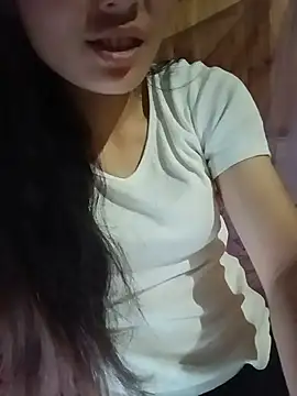 Snapshot of Hilary-123 chatting on July 13, 2:14 am Hilary-123 online show from July 13, 2:14 am
