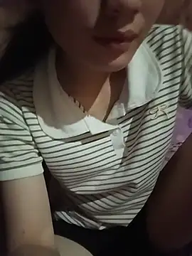 Snapshot of Hilary-123 chatting on July 14, 10:54 am Hilary-123 online show from July 14, 10:54 am