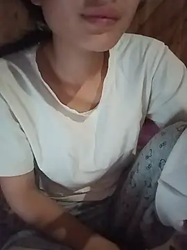 Snapshot of Hilary-123 chatting on July 19, 2:48 am Hilary-123 online show from July 19, 2:48 am