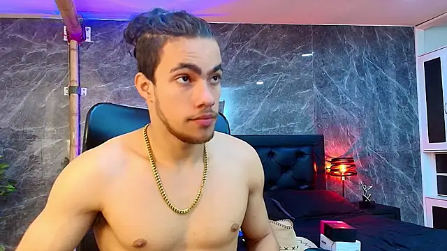 PatrickS25 online show from December 5, 4:10 am