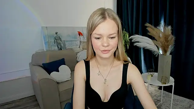 Snapshot of MidnighteAura chatting on June 14, 11:23 am MidnighteAura online show from June 14, 11:23 am
