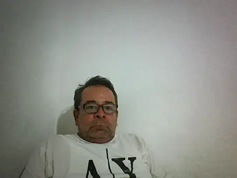 Snapshot of Riatarica69 chatting on December 1, 1:05 pm Riatarica69 online show from December 1, 1:05 pm