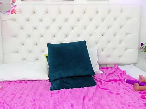 jennystark  online show from December 16, 5:29 pm