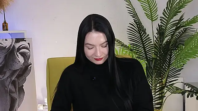 ElodiaMominee online show from December 2, 10:31 am