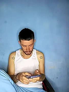 Snapshot of 30_GLADIADOR chatting on December 2, 6:30 am 30 GLADIADOR online show from December 2, 6:30 am