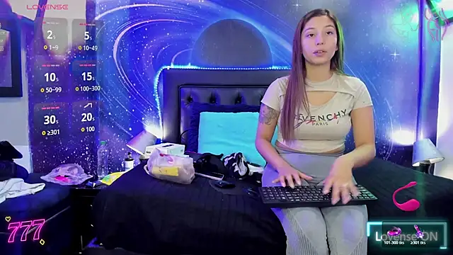 Snapshot of liittleangelss_ chatting on June 26, 7:18 pm liittleangelss online show from June 26, 7:18 pm