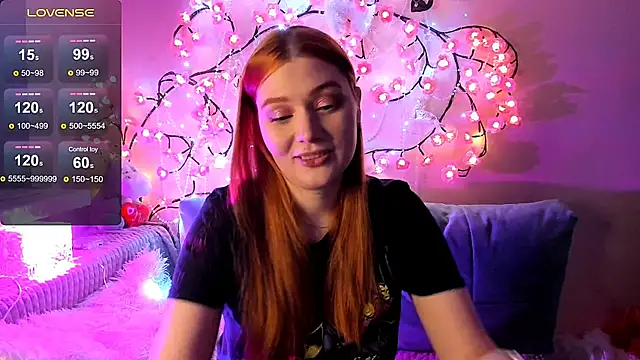 Snapshot of Ungoliant_Kiss chatting on April 28, 8:25 pm Ungoliant Kiss online show from April 28, 8:25 pm