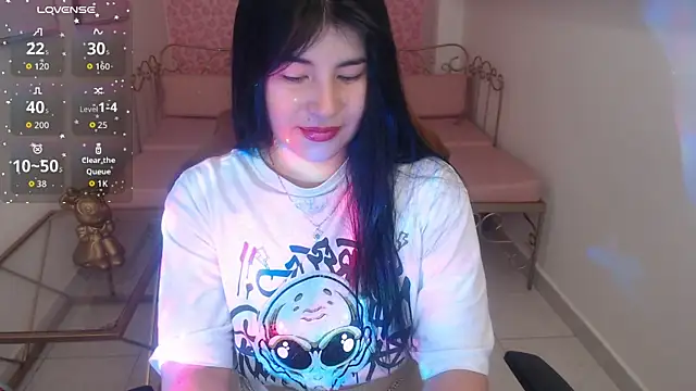 Nina harpper  online show from December 3, 1:20 pm