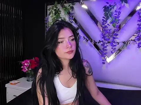 Snapshot of liinzy_rouse69 chatting on February 21, 3:02 pm liinzy rouse69 online show from February 21, 3:02 pm