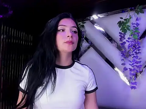 Snapshot of liinzy_rouse69 chatting on February 28, 2:51 pm liinzy rouse69 online show from February 28, 2:51 pm