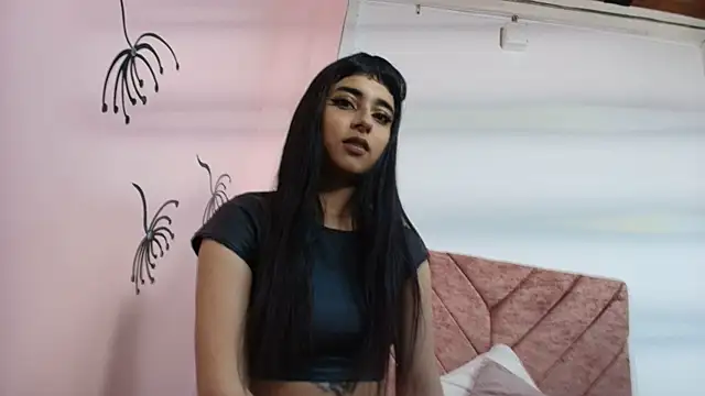 CLEO ROSS online show from December 2, 6:25 pm