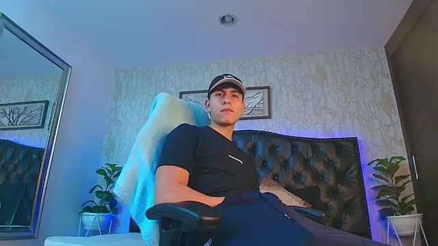 Lander Cruz online show from March 5, 7:32 pm