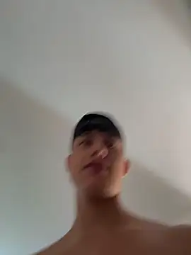 Snapshot of Lander_Cruz chatting on July 20, 4:09 pm Lander Cruz online show from July 20, 4:09 pm