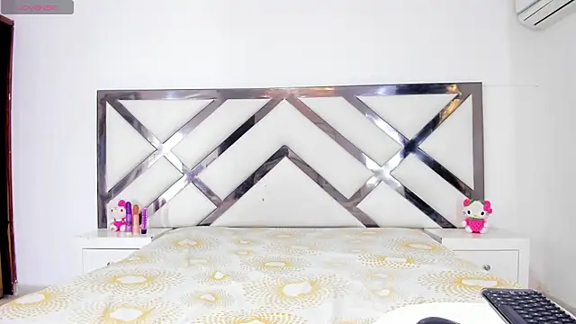 Jailinashley online show from April 13, 1:49 pm